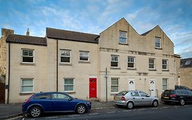 Bath Breaks Apartments